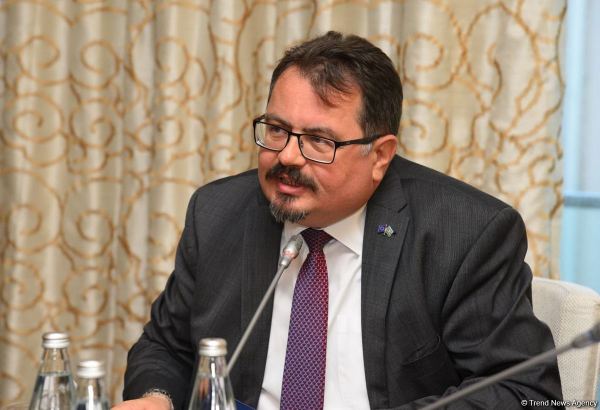 У Азербайджана есть все возможности превратиться из поставщика ископаемого топлива в поставщика "зеленой энергии" в ЕС - посол