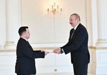 President Ilham Aliyev receives credentials of Moldova's new ambassador (PHOTO/VIDEO)