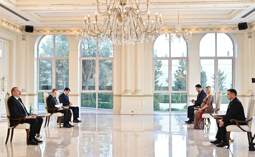 President Ilham Aliyev receives credentials of Moldova's new ambassador (PHOTO/VIDEO)