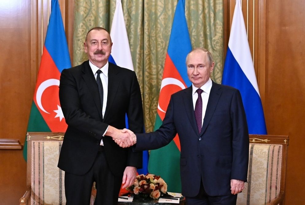 Владимир Путин позвонил Президенту Ильхаму Алиеву