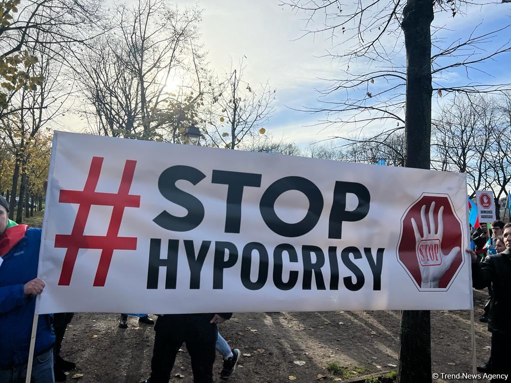 Members of Azerbaijani diaspora hold rally against anti-Azerbaijani resolution in Paris (PHOTO/VIDEO)