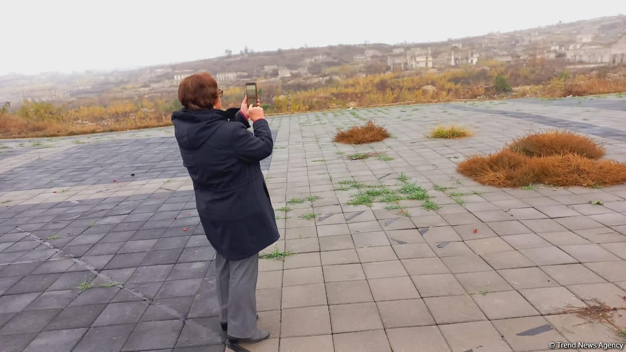 Азербайджанские исследователи из Ирана, ныне проживающие во Франции, посетили Шушу (ФОТО)