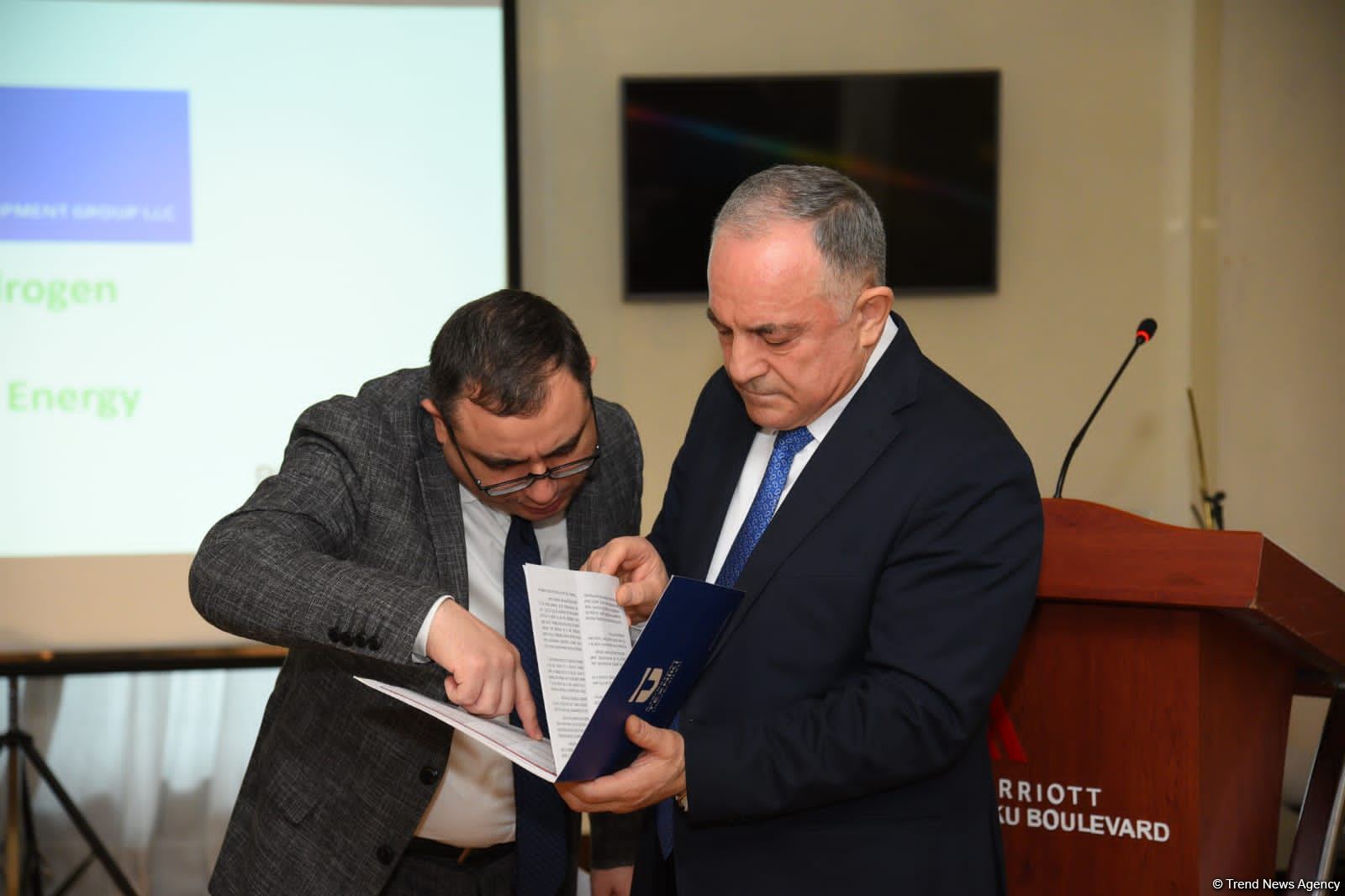 Baku hosts forum on green energy organized by Caspian Hydrogen Development Group (PHOTO)