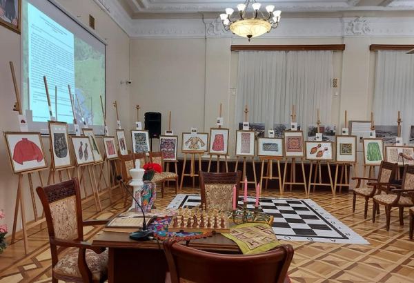 Ручные работы Хуршидбану Натаван в произведениях художников (ФОТО)