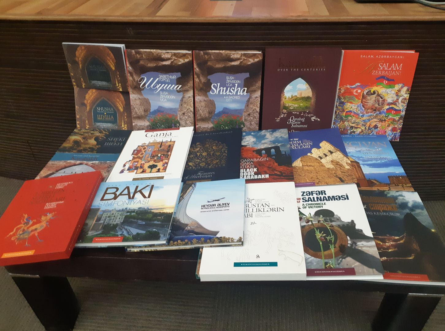 В Баку представлены книги "Шуша. Заветный город" и "Шуша. Звезда Карабаха" (ФОТО)