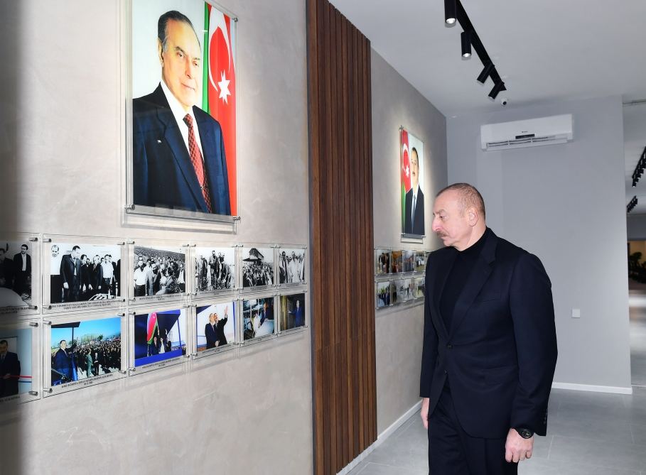 Президент Ильхам Алиев и Первая леди Мехрибан Алиева ознакомились с условиями, созданными в новом административном здании Исполнительной власти города Шеки (ФОТО/ВИДЕО)