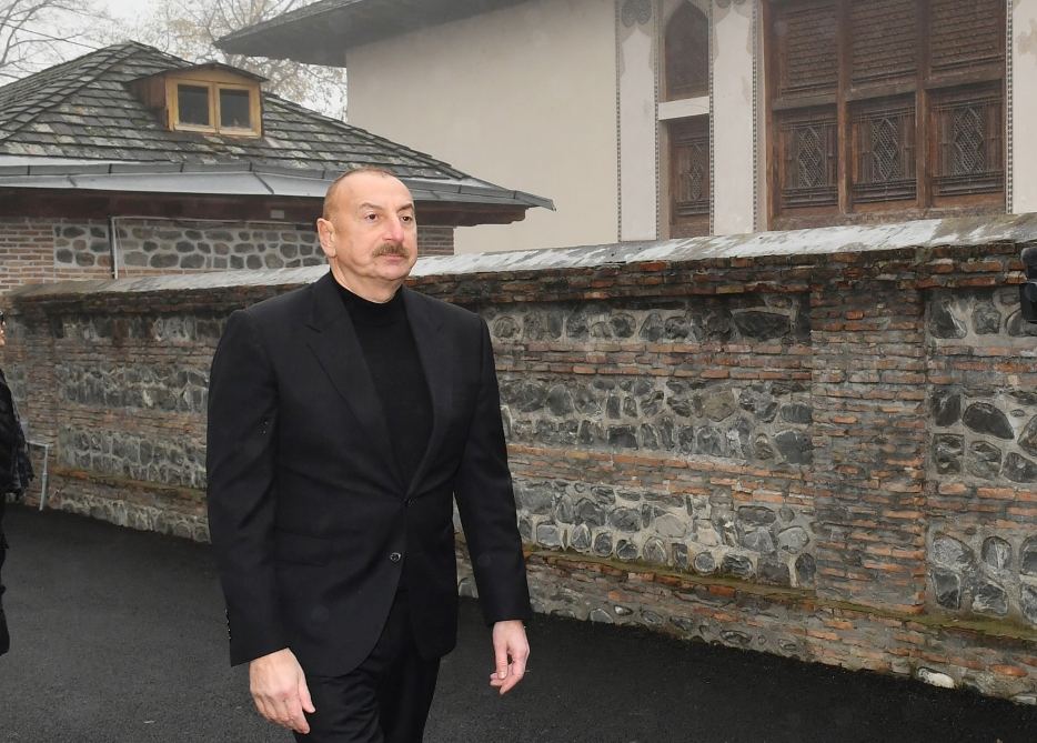 Президент Ильхам Алиев и Первая леди Мехрибан Алиева ознакомились с ремонтно-реставрационными работами, проводимыми на территории Шекинского национального историко-архитектурного заповедника «Юхары Баш» (ФОТО/ВИДЕО)