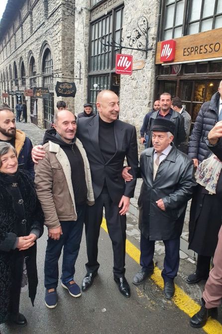 Президент Ильхам Алиев и Первая леди Мехрибан Алиева ознакомились с ремонтно-реставрационными работами, проводимыми на территории Шекинского национального историко-архитектурного заповедника «Юхары Баш» (ФОТО/ВИДЕО)