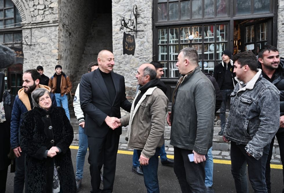 Президент Ильхам Алиев и Первая леди Мехрибан Алиева ознакомились с ремонтно-реставрационными работами, проводимыми на территории Шекинского национального историко-архитектурного заповедника «Юхары Баш» (ФОТО/ВИДЕО)
