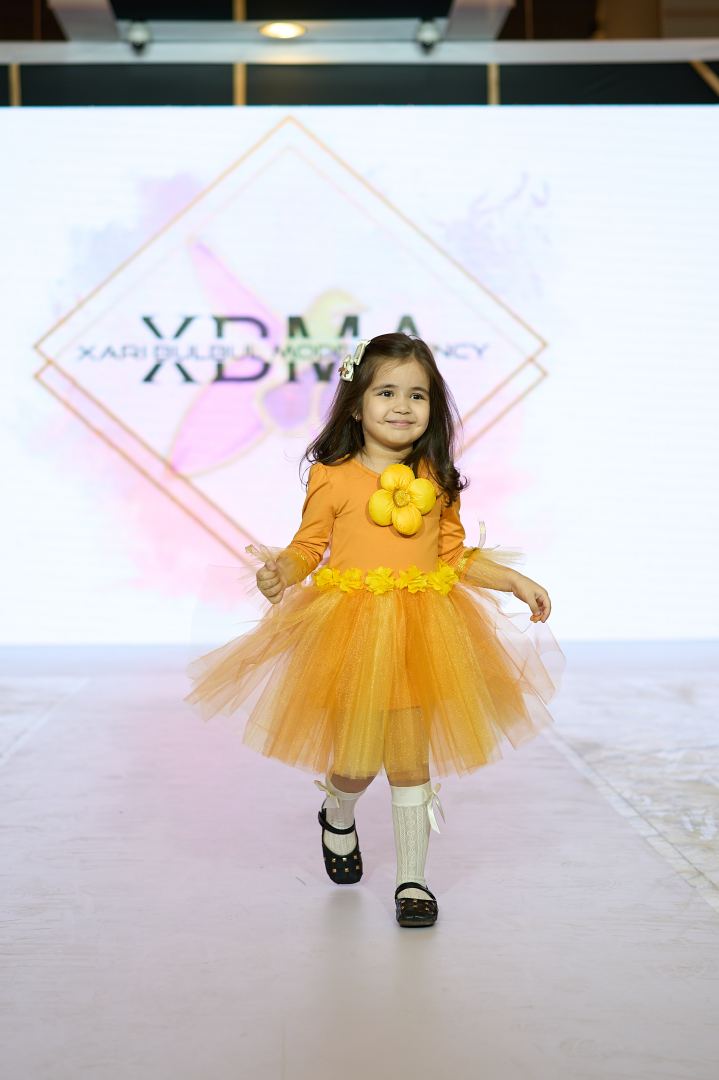 Azerbaijan Fashion Week 2022 – от одеяний кочевников и элегантных хиджабов до волшебной птицы Хумо (ФОТО)