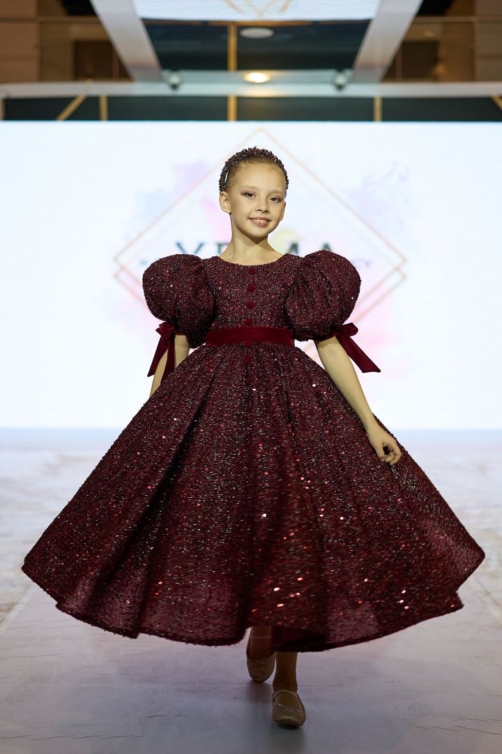 Azerbaijan Fashion Week 2022 – от одеяний кочевников и элегантных хиджабов до волшебной птицы Хумо (ФОТО)