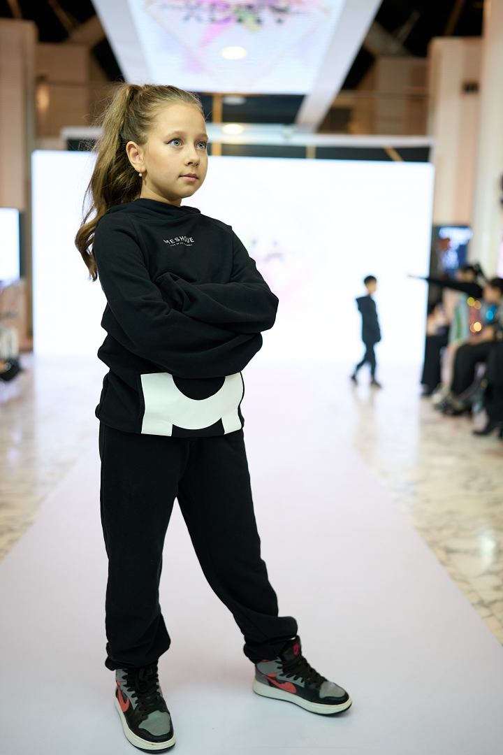 Azerbaijan Fashion Week 2022 – от одеяний кочевников и элегантных хиджабов до волшебной птицы Хумо (ФОТО)