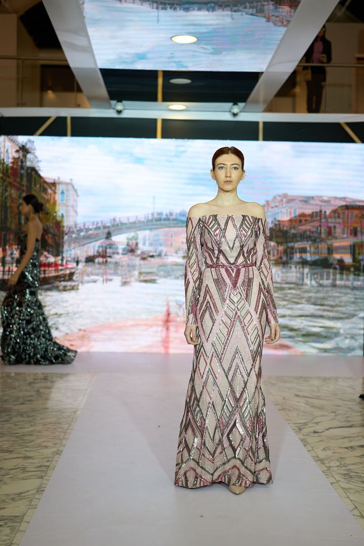 Azerbaijan Fashion Week 2022 – от одеяний кочевников и элегантных хиджабов до волшебной птицы Хумо (ФОТО)