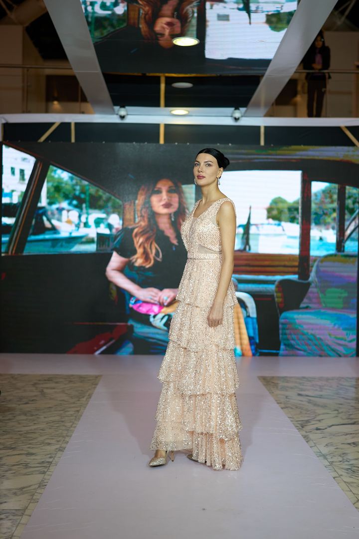 Azerbaijan Fashion Week 2022 – от одеяний кочевников и элегантных хиджабов до волшебной птицы Хумо (ФОТО)