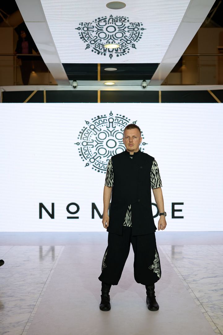 Azerbaijan Fashion Week 2022 – от одеяний кочевников и элегантных хиджабов до волшебной птицы Хумо (ФОТО)