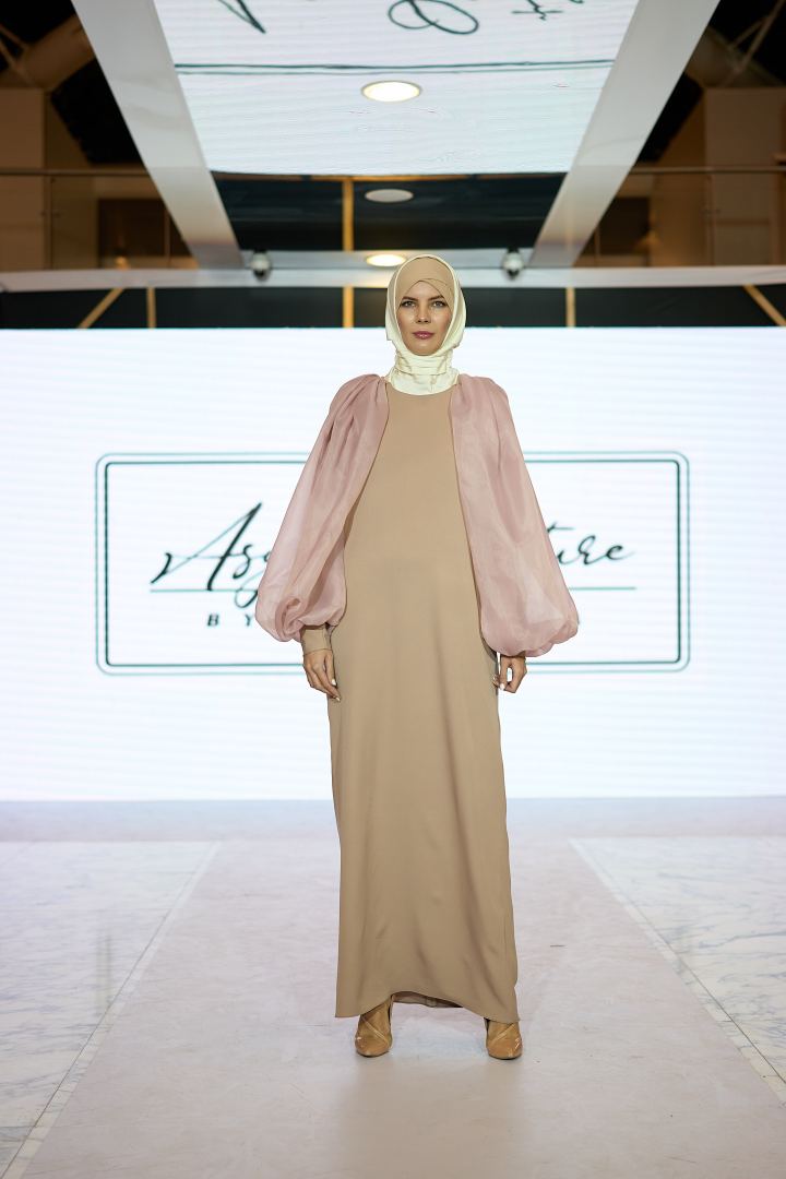 Azerbaijan Fashion Week 2022 – от одеяний кочевников и элегантных хиджабов до волшебной птицы Хумо (ФОТО)