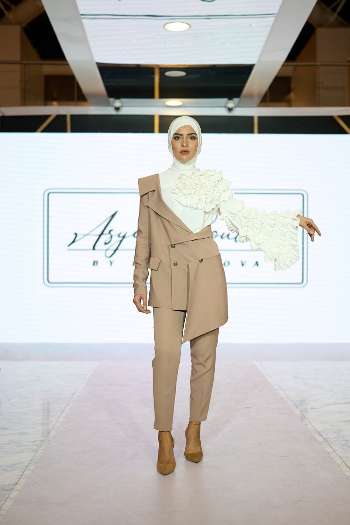 Azerbaijan Fashion Week 2022 – от одеяний кочевников и элегантных хиджабов до волшебной птицы Хумо (ФОТО)