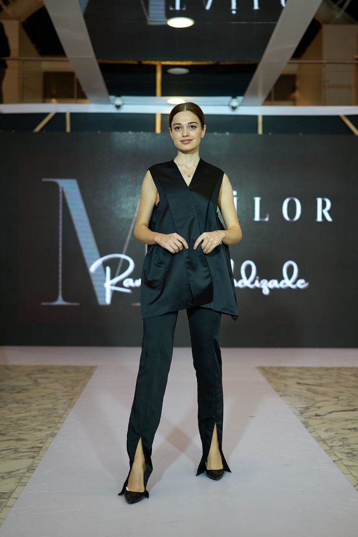 Azerbaijan Fashion Week 2022 – от одеяний кочевников и элегантных хиджабов до волшебной птицы Хумо (ФОТО)
