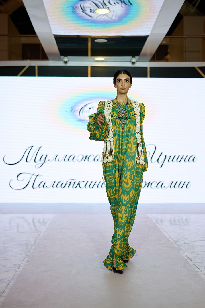 Azerbaijan Fashion Week 2022 – от одеяний кочевников и элегантных хиджабов до волшебной птицы Хумо (ФОТО)