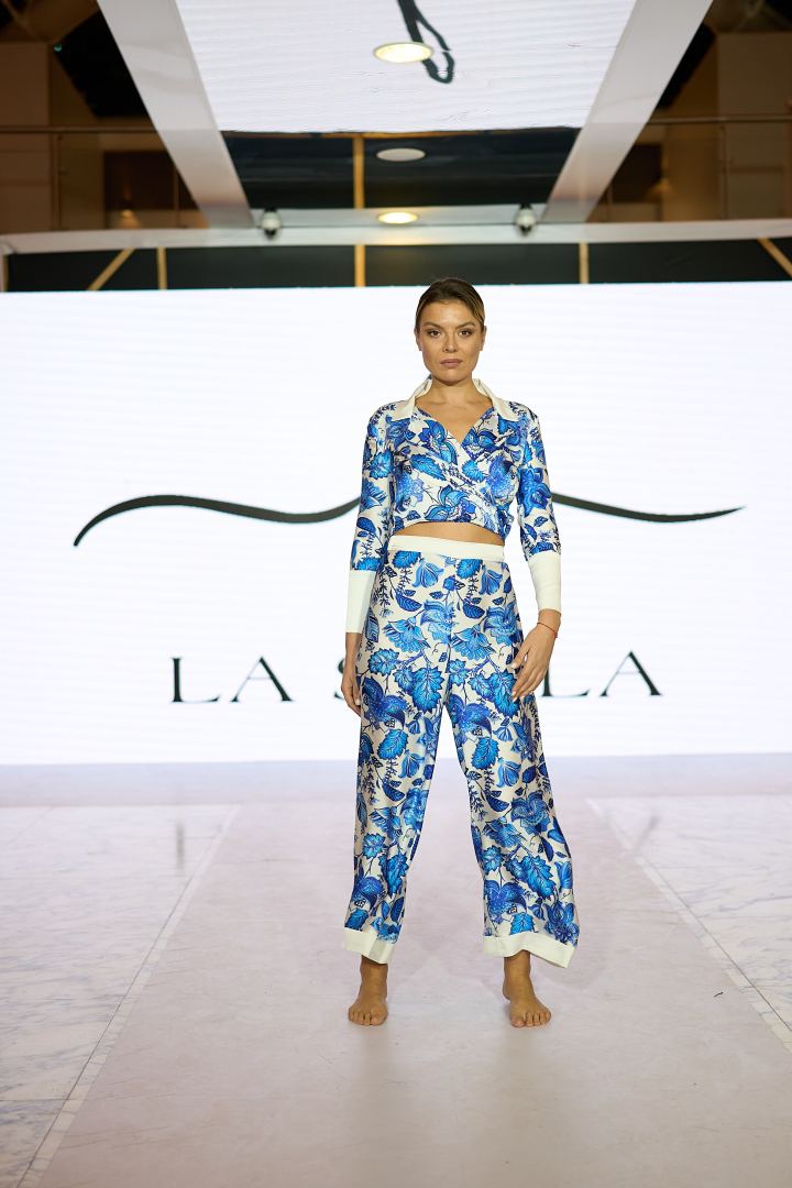 Azerbaijan Fashion Week 2022 – от одеяний кочевников и элегантных хиджабов до волшебной птицы Хумо (ФОТО)