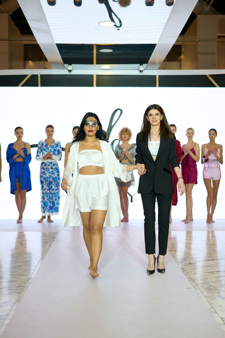 Azerbaijan Fashion Week 2022 – от одеяний кочевников и элегантных хиджабов до волшебной птицы Хумо (ФОТО)