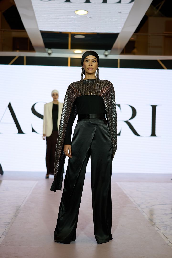 Azerbaijan Fashion Week 2022 – от одеяний кочевников и элегантных хиджабов до волшебной птицы Хумо (ФОТО)