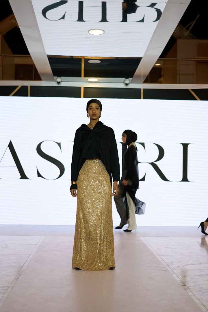 Azerbaijan Fashion Week 2022 – от одеяний кочевников и элегантных хиджабов до волшебной птицы Хумо (ФОТО)