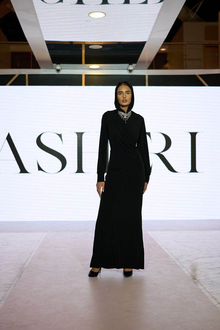 Azerbaijan Fashion Week 2022 – от одеяний кочевников и элегантных хиджабов до волшебной птицы Хумо (ФОТО)