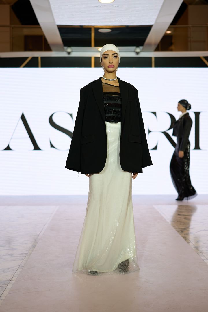 Azerbaijan Fashion Week 2022 – от одеяний кочевников и элегантных хиджабов до волшебной птицы Хумо (ФОТО)
