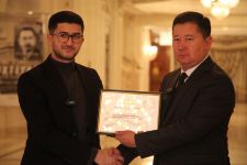 Узбекский театр удостоен почетной грамоты минкультуры Азербайджана (ФОТО)