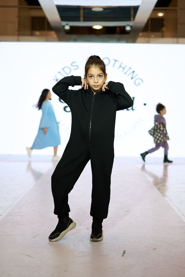 Azerbaijan Fashion Week 2022 - от легионеров и свадебных платьев до адаптивной моды  (ФОТО)