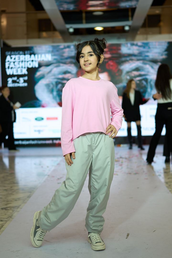 Azerbaijan Fashion Week 2022 - от легионеров и свадебных платьев до адаптивной моды  (ФОТО)