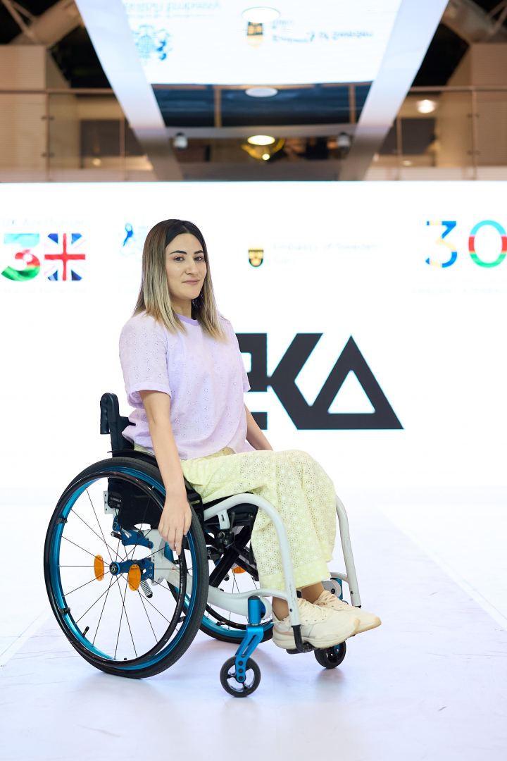 Azerbaijan Fashion Week 2022 - от легионеров и свадебных платьев до адаптивной моды  (ФОТО)