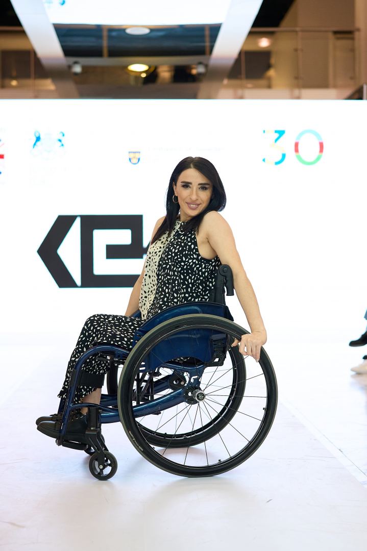 Azerbaijan Fashion Week 2022 - от легионеров и свадебных платьев до адаптивной моды  (ФОТО)