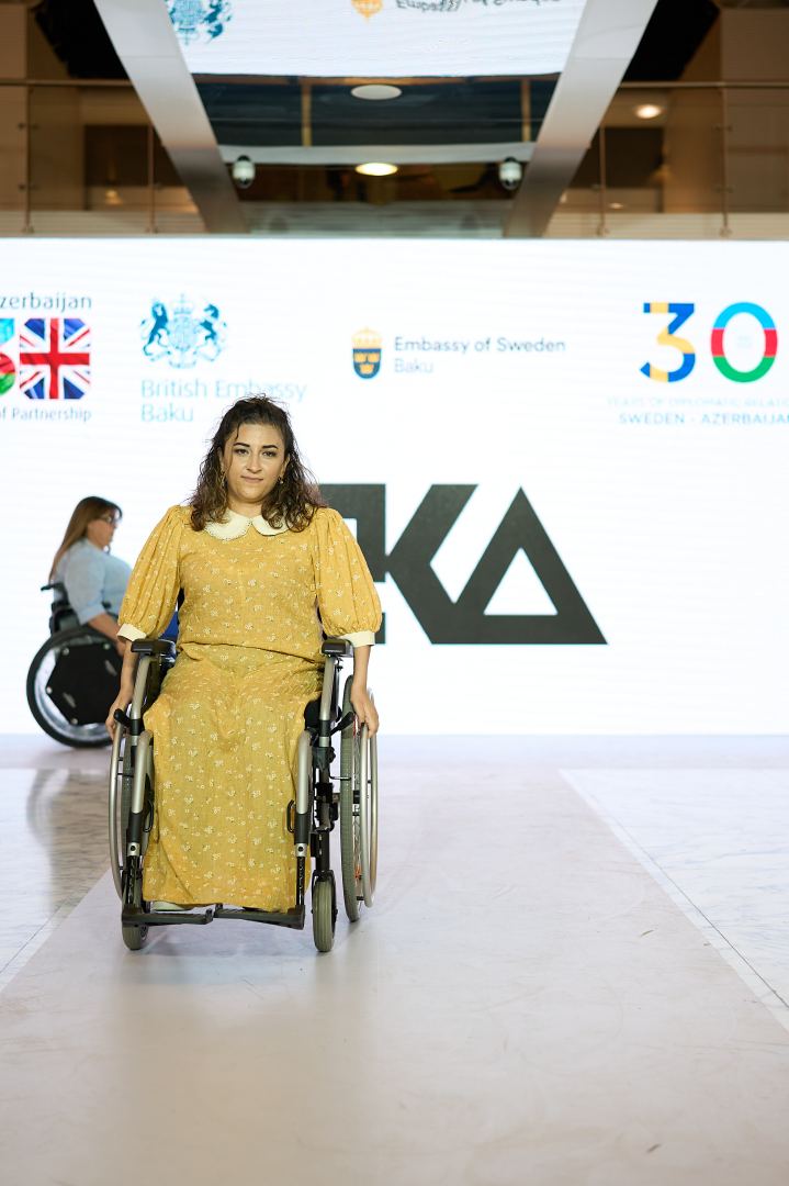 Azerbaijan Fashion Week 2022 - от легионеров и свадебных платьев до адаптивной моды  (ФОТО)