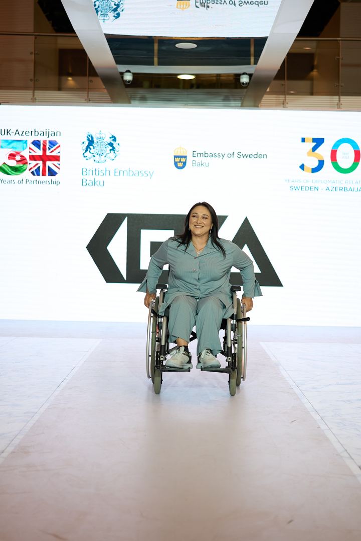 Azerbaijan Fashion Week 2022 - от легионеров и свадебных платьев до адаптивной моды  (ФОТО)