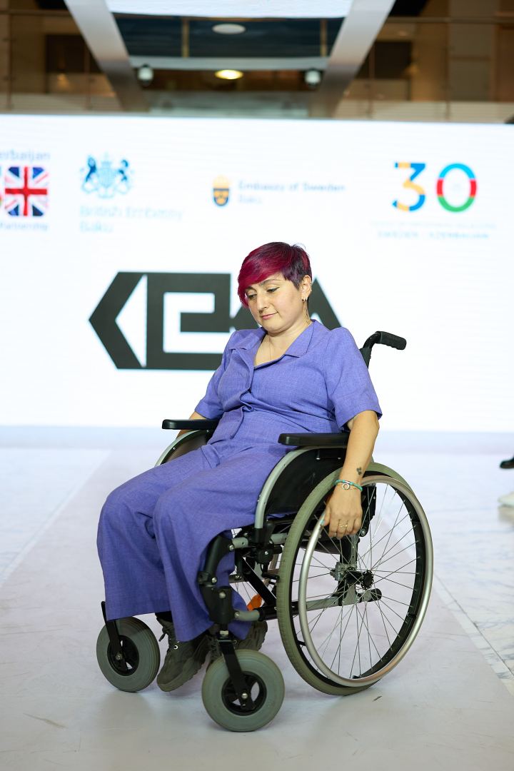 Azerbaijan Fashion Week 2022 - от легионеров и свадебных платьев до адаптивной моды  (ФОТО)