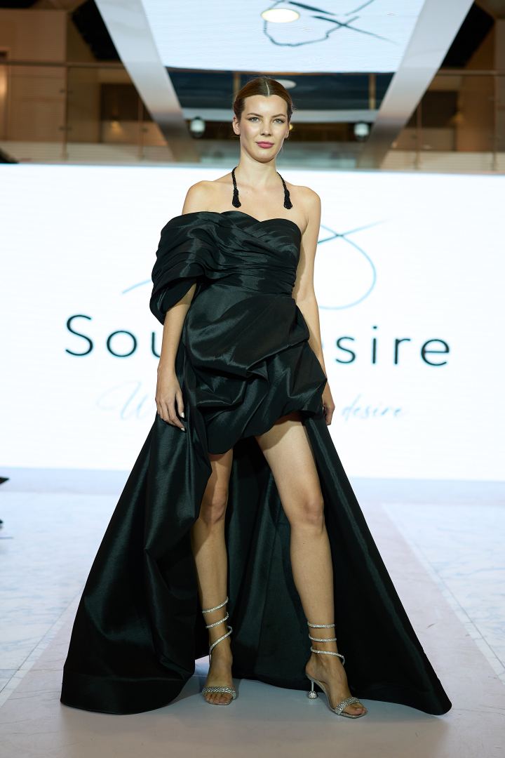 Azerbaijan Fashion Week 2022 - от легионеров и свадебных платьев до адаптивной моды  (ФОТО)