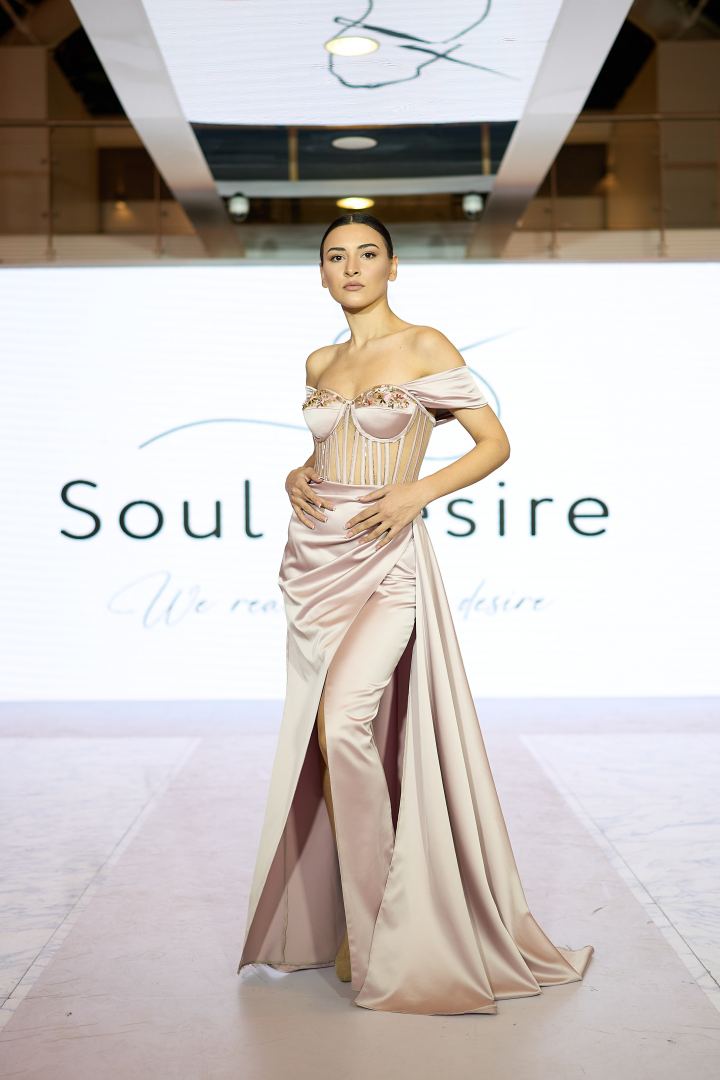 Azerbaijan Fashion Week 2022 - от легионеров и свадебных платьев до адаптивной моды  (ФОТО)