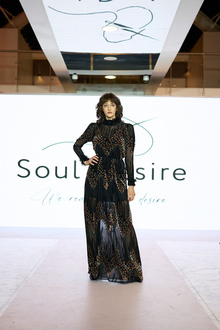 Azerbaijan Fashion Week 2022 - от легионеров и свадебных платьев до адаптивной моды  (ФОТО)