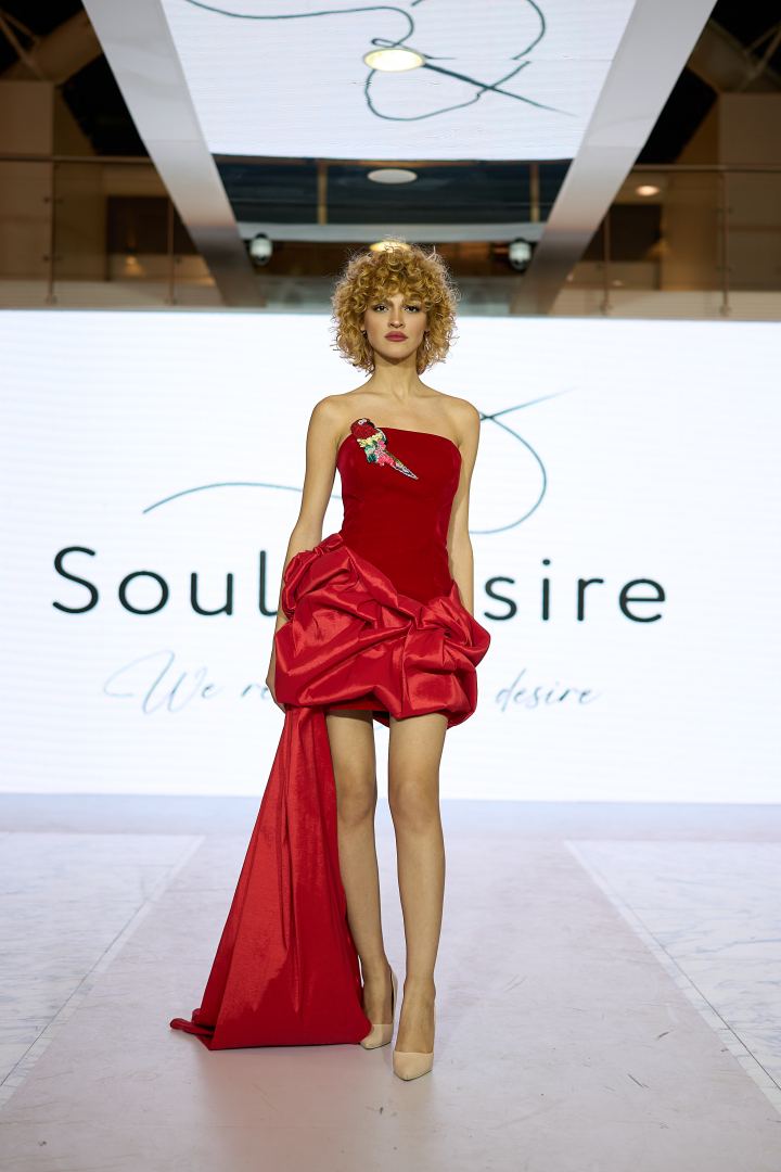 Azerbaijan Fashion Week 2022 - от легионеров и свадебных платьев до адаптивной моды  (ФОТО)