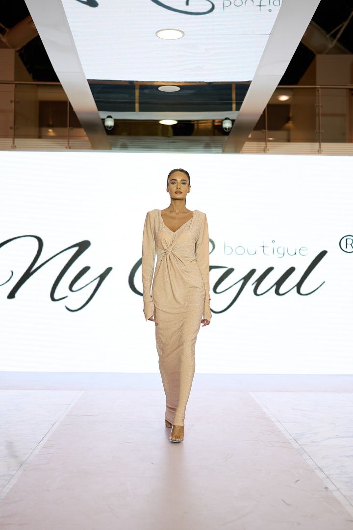 Azerbaijan Fashion Week 2022 - от легионеров и свадебных платьев до адаптивной моды  (ФОТО)