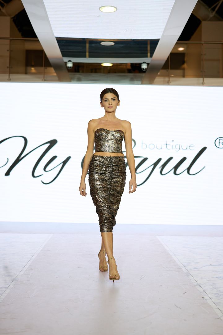Azerbaijan Fashion Week 2022 - от легионеров и свадебных платьев до адаптивной моды  (ФОТО)