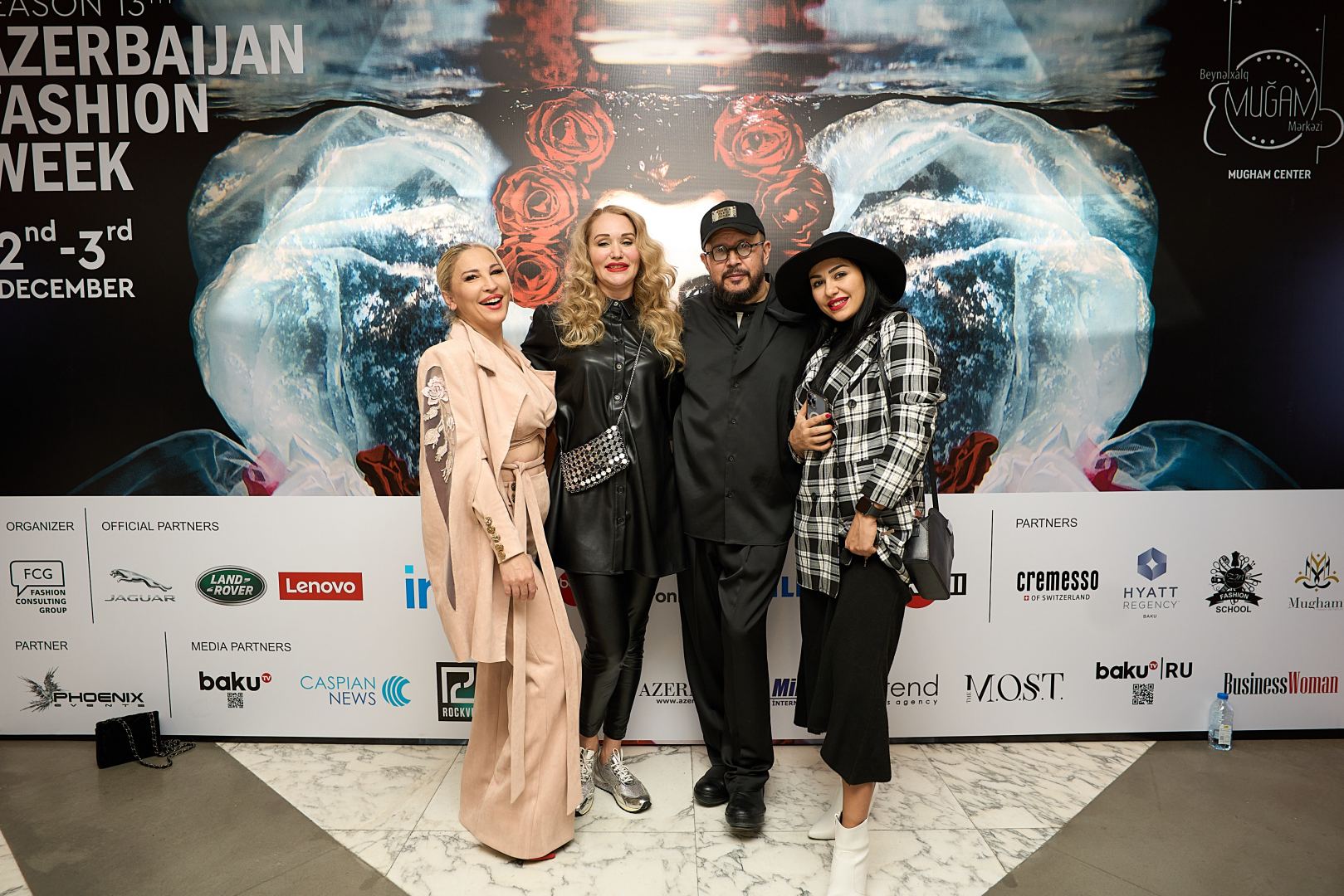 Azerbaijan Fashion Week 2022 - от легионеров и свадебных платьев до адаптивной моды  (ФОТО)