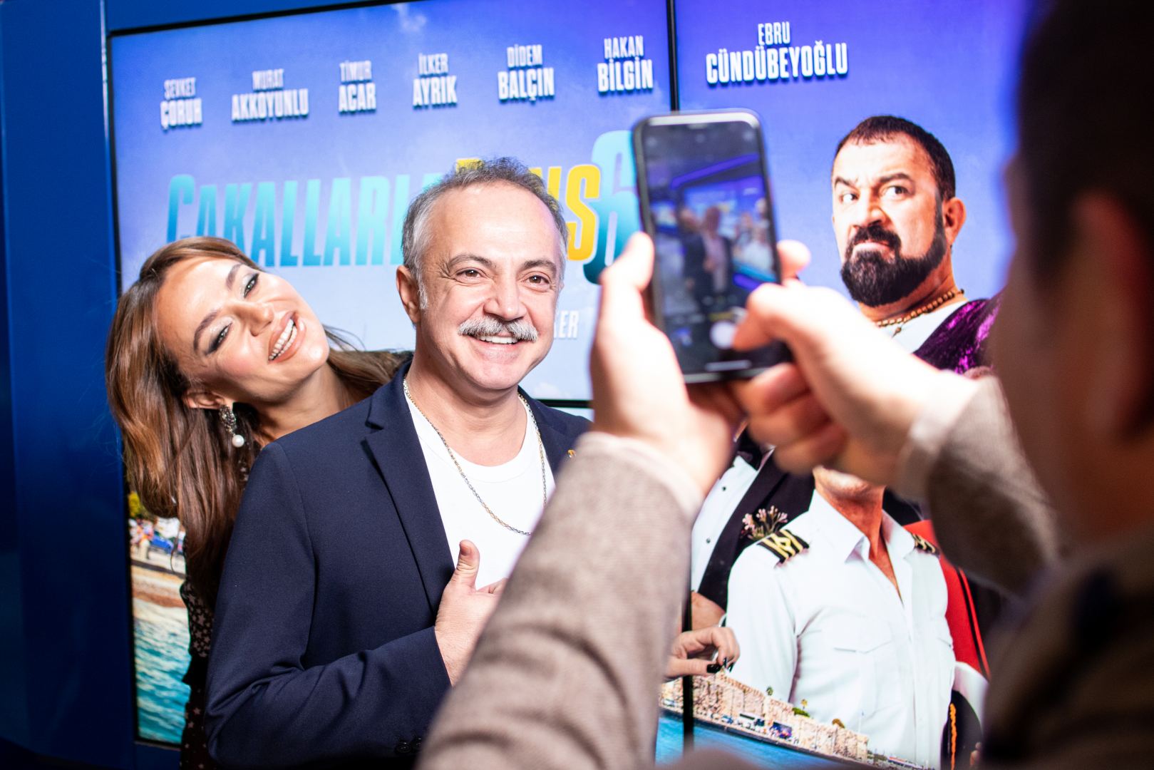 В Баку прошел гала-вечер фильма "Танцы с шакалами 6" с участием турецких звезд (ВИДЕО, ФОТО)