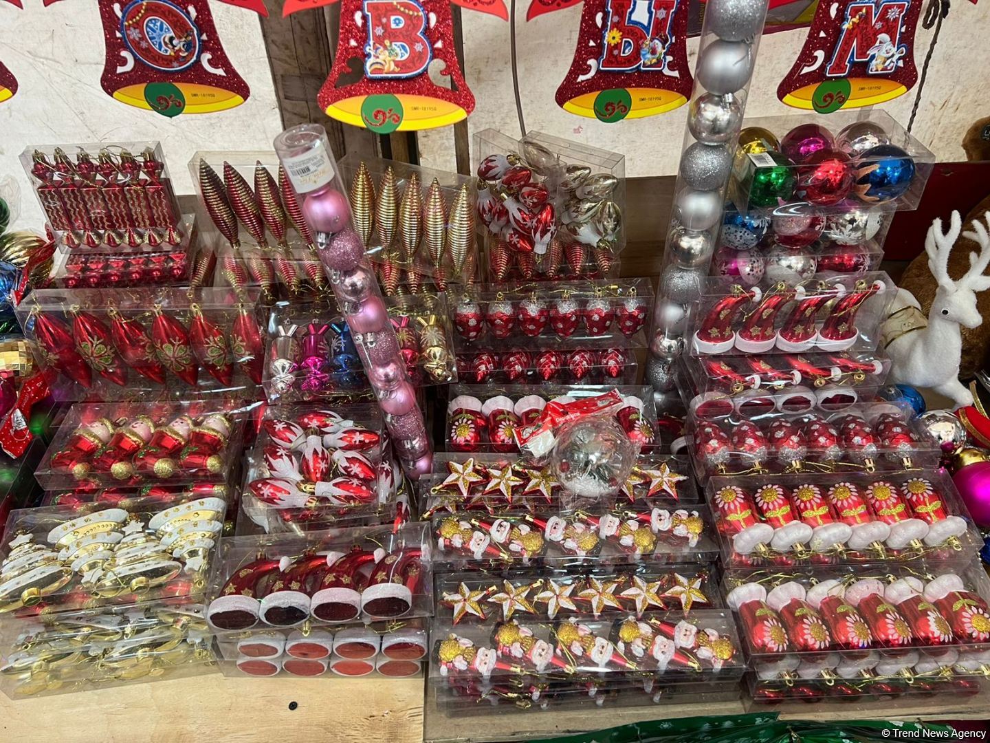 Цены на елки на предновогодних ярмарках в Баку (ФОТО)