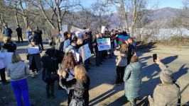 Azerbaijanis hold protest near Russian peacekeepers' post in Karabakh, set up tents (PHOTO/VIDEO)