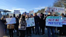 Azerbaijanis hold protest near Russian peacekeepers' post in Karabakh, set up tents (PHOTO/VIDEO)