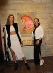 Красочный сад  с прекрасными девушками! Art Tower Gallery стала ярким событием культурной жизни Ичери шехер (ФОТО)