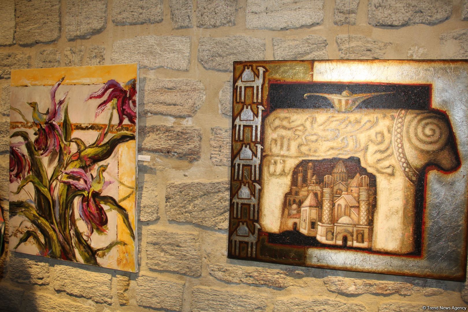 Красочный сад  с прекрасными девушками! Art Tower Gallery стала ярким событием культурной жизни Ичери шехер (ФОТО)
